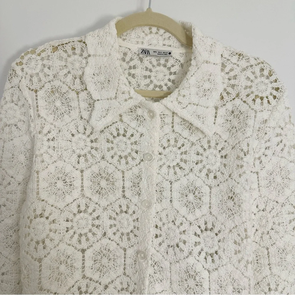 NWOT Zara White Floral Cotton Knit Button Down Shirt